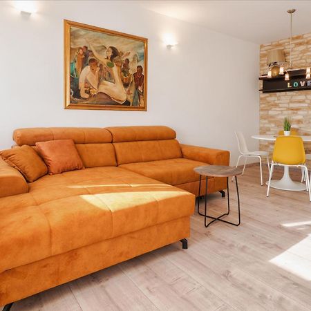 3-Bedroom Sea View Apartment - Balcony, Elevator - Spinut, Split Exterior foto