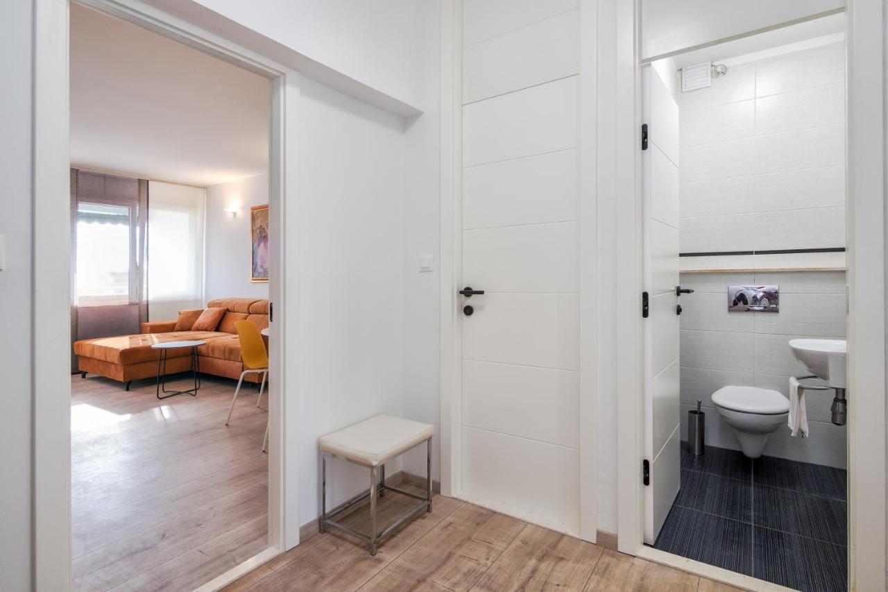 3-Bedroom Sea View Apartment - Balcony, Elevator - Spinut, Split Exterior foto