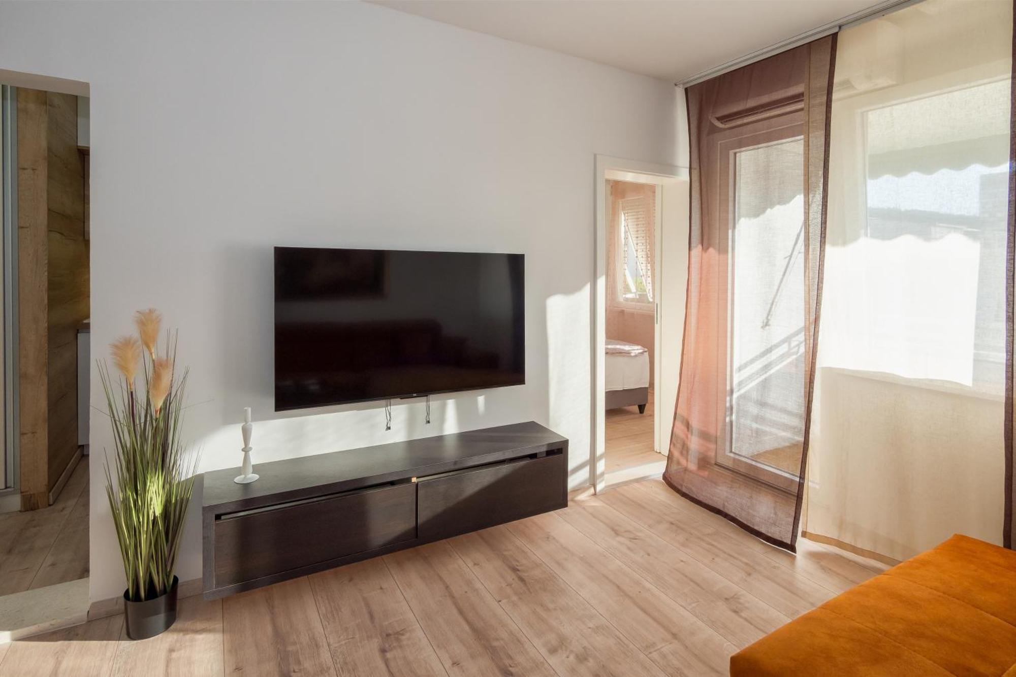3-Bedroom Sea View Apartment - Balcony, Elevator - Spinut, Split Exterior foto