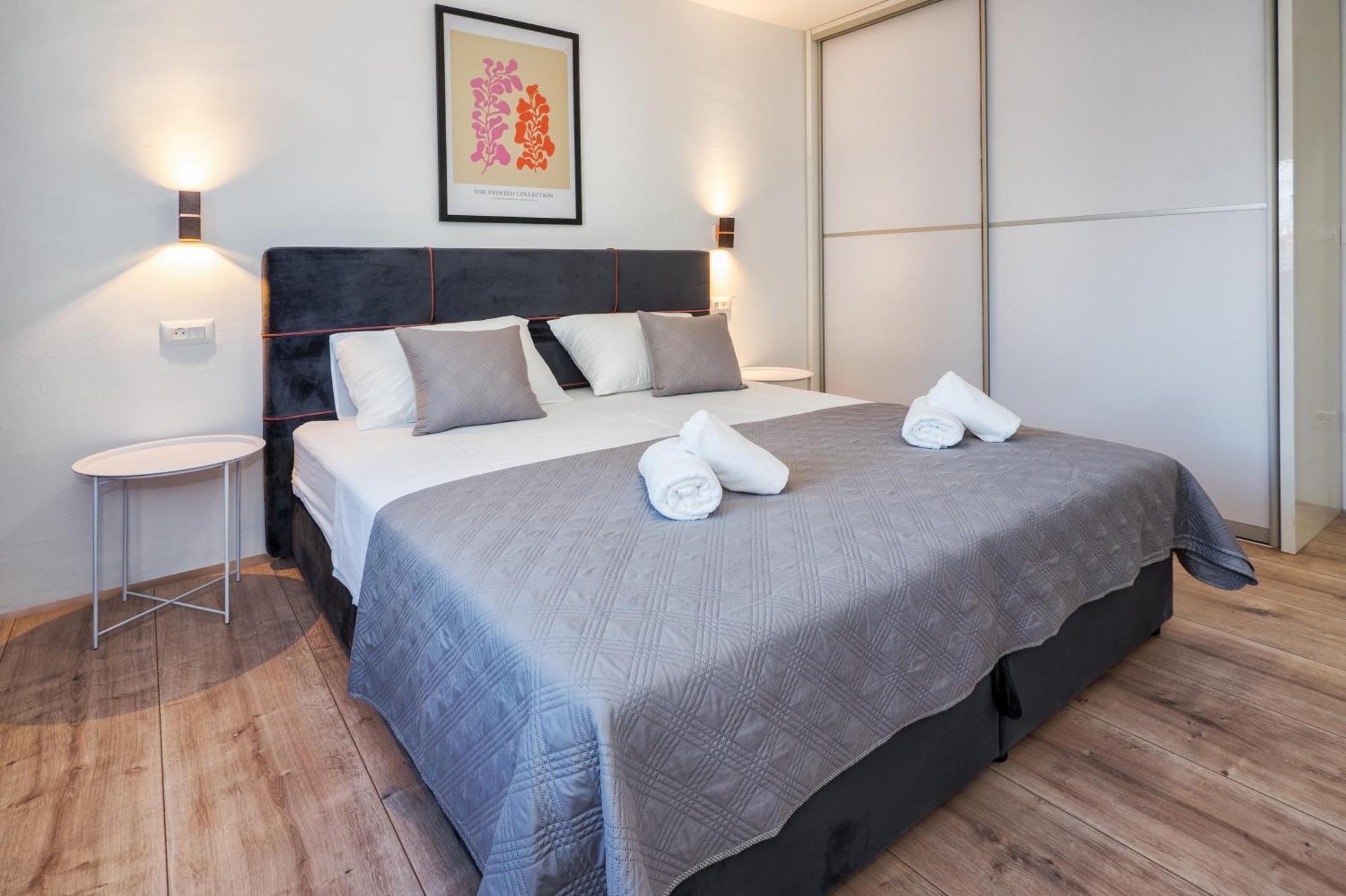 3-Bedroom Sea View Apartment - Balcony, Elevator - Spinut, Split Exterior foto