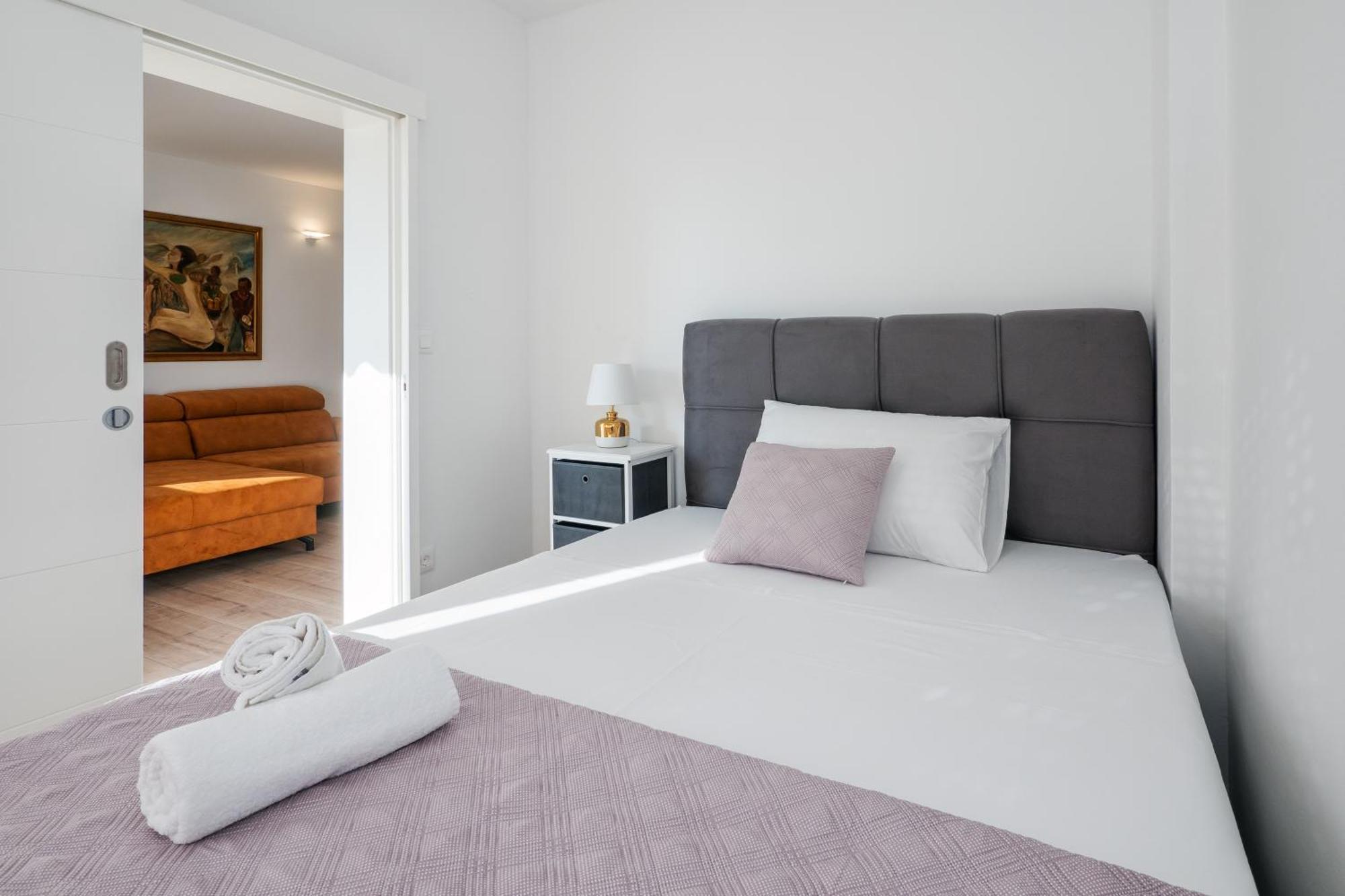 3-Bedroom Sea View Apartment - Balcony, Elevator - Spinut, Split Exterior foto